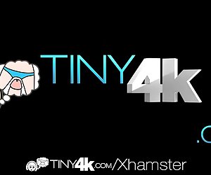 К һәм HD - tiny4k үҫмер Алекс Тандер ала воспаленный менән вибратор